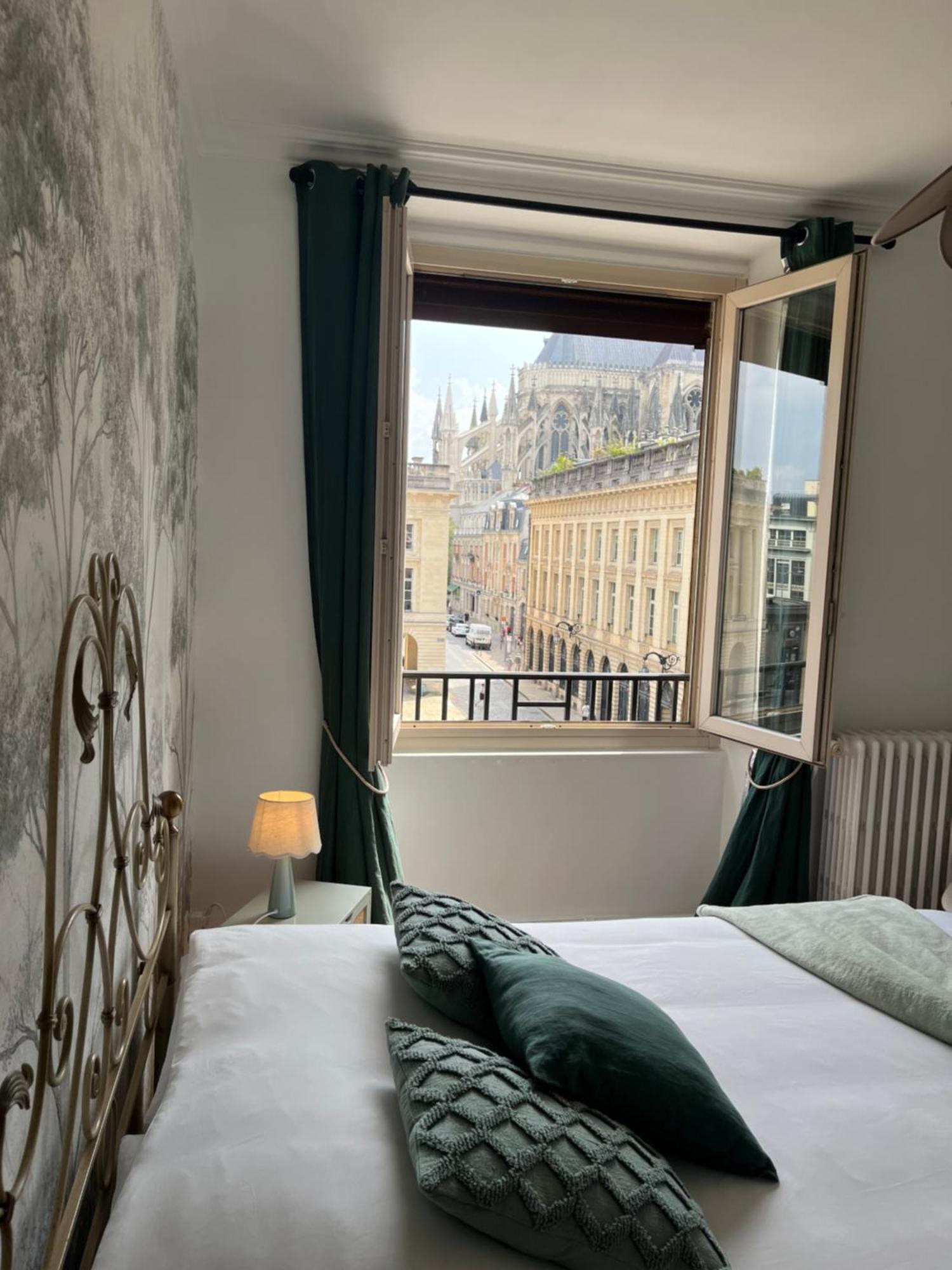 Apartment Royal Home, Hypercentre Avec Vue Cathedrale